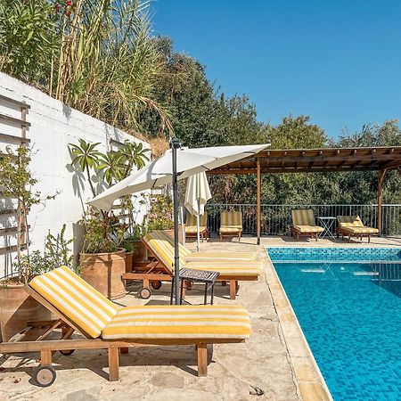 Archondia House - Holiday Apartments With Pool กาลาวาซอส ภายนอก รูปภาพ