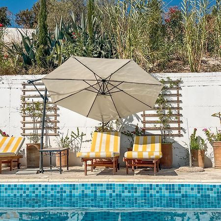 Archondia House - Holiday Apartments With Pool กาลาวาซอส ภายนอก รูปภาพ