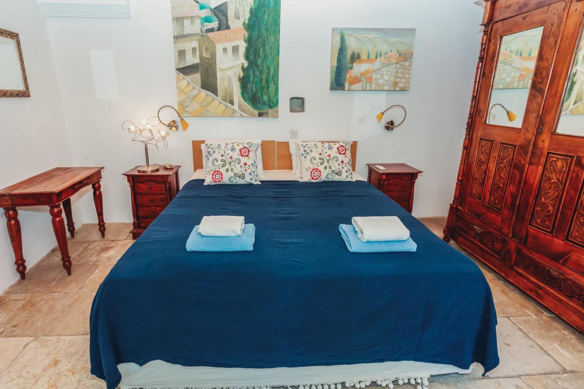 Archondia House - Holiday Apartments With Pool กาลาวาซอส ภายนอก รูปภาพ